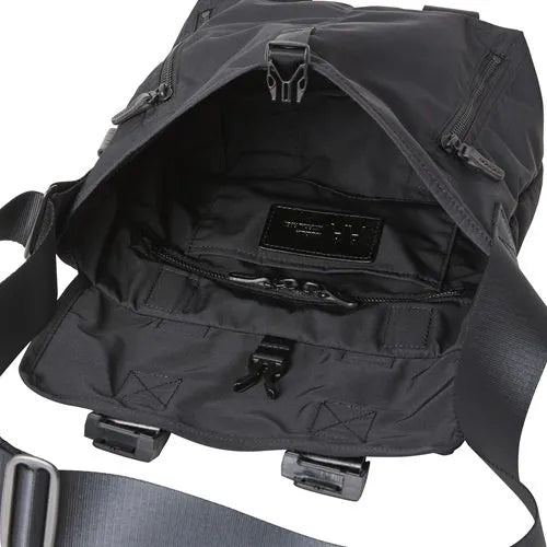 AMIACALVA GARBADINE MESSENGER BAG S